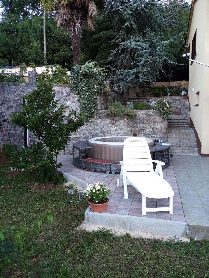 Apartman Lori Lovran Exteriér fotografie