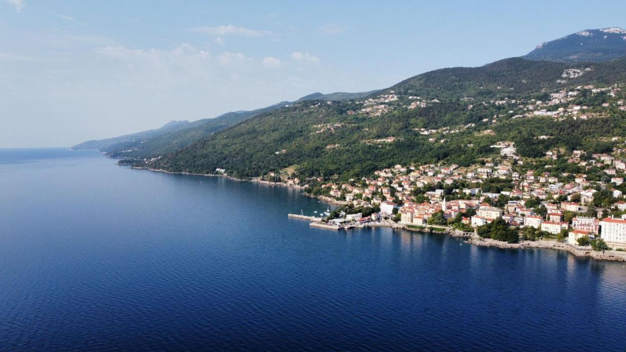Apartman Lori Lovran Exteriér fotografie